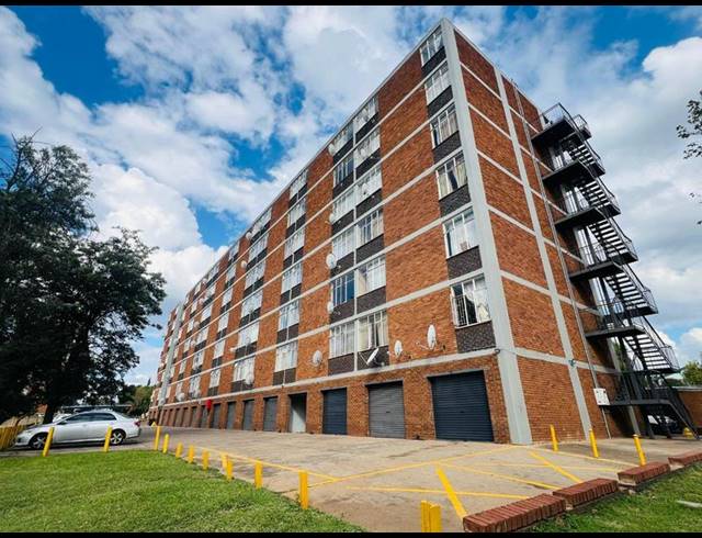 2 BEDROOM APARTMENT FOR SALE IN KWAGGASRAND